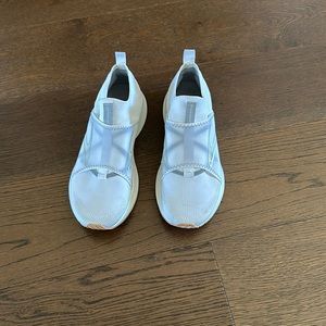 Brooks Leviate 4 Limited Edition 8.5